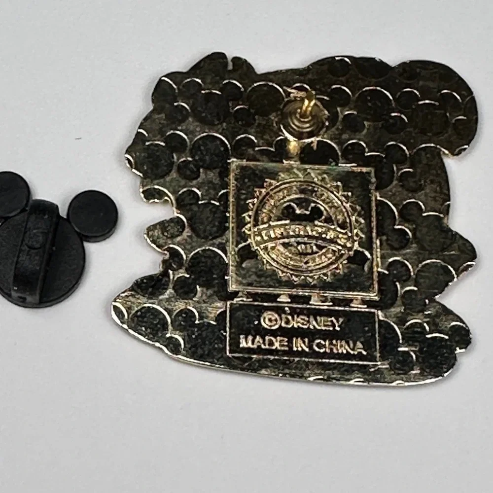 Disney Pin‎ Trading Minnie Mouse Pirates of the Caribbean 2011 Treasure Chest